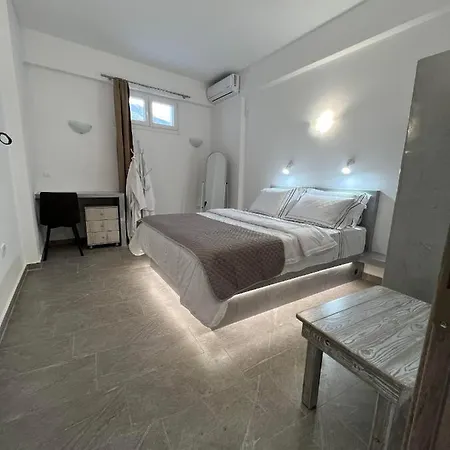 Andreas Appartement Períssa