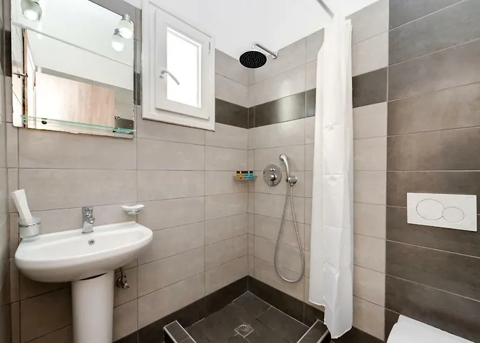 Andreas Perissa (Santorini)